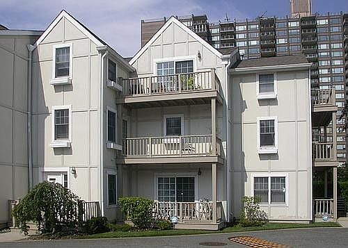 1st image of 16715 Powells Cove Blvd