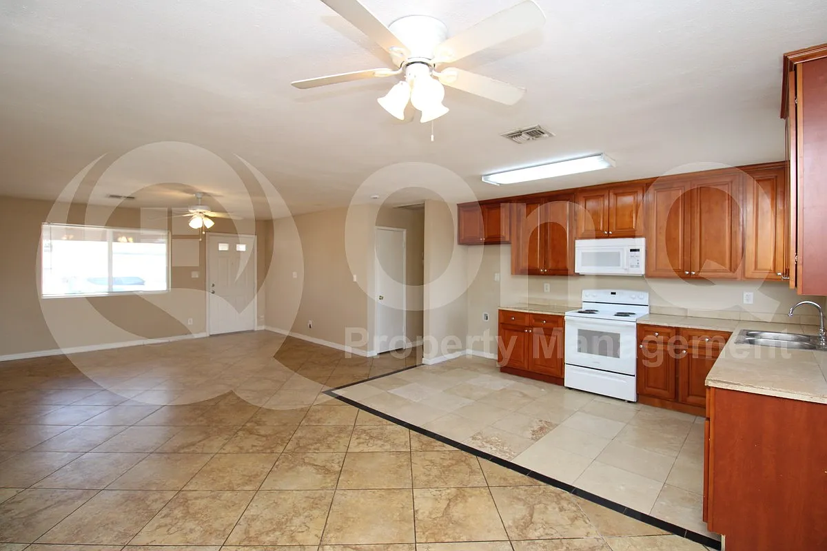 4 bed, 2.0 bath, 1438 sqft, $1,895 — Photo 4