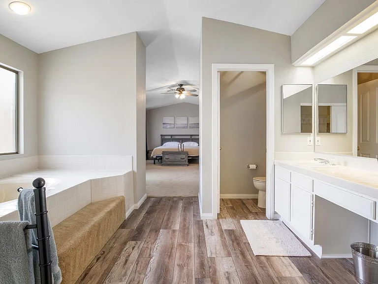 Bathroom adjacent to the main bedroom