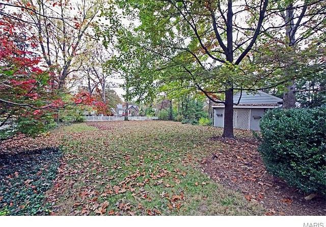 2nd image of 431 Yorkshire Pl