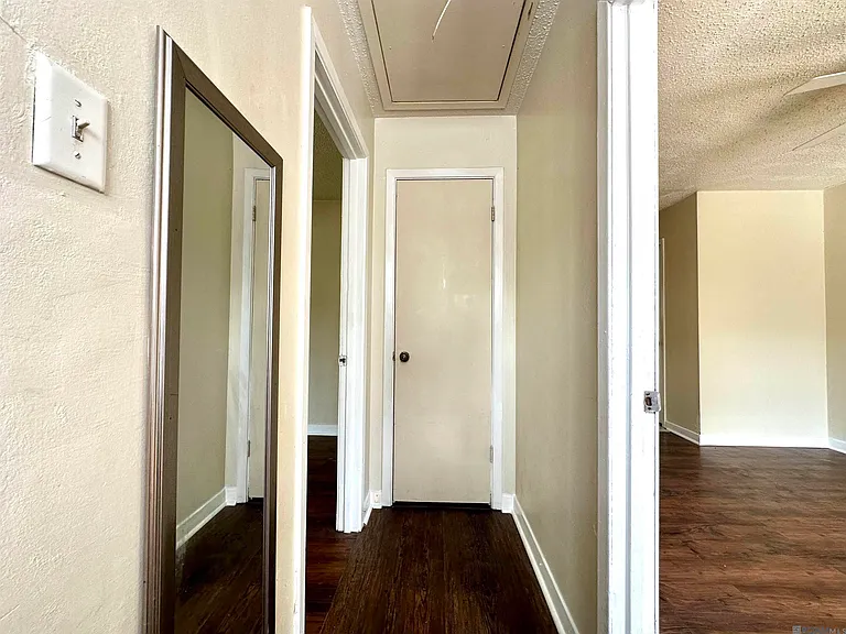 15855 S Sunderland Ave — Photo 8