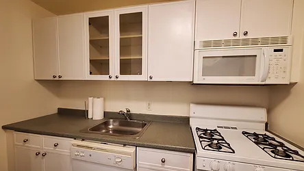 Rented by R New York