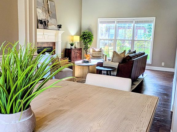 4th image of 3036 Community Cir