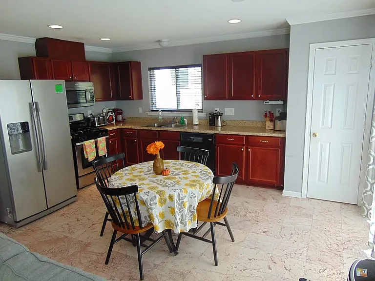 4008 Remington Oaks Cir — Photo 33