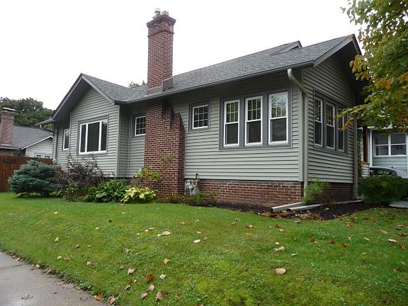2nd image of 639 N Chicago Ave