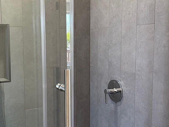 4th image of 3-633 N 64th St #3