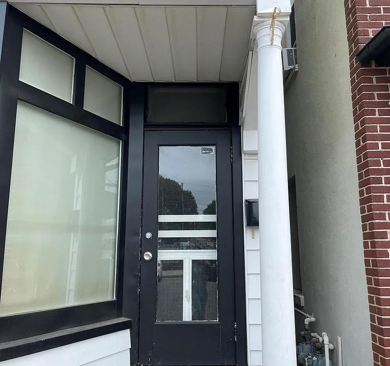 1195 Lincoln Sq