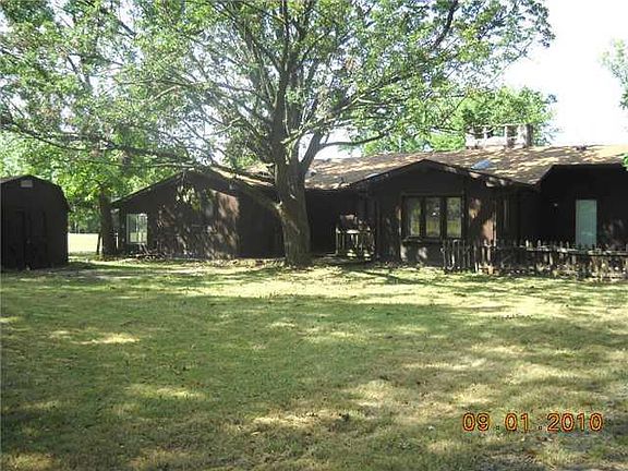 2nd image of 2043 S Silver Lane Dr