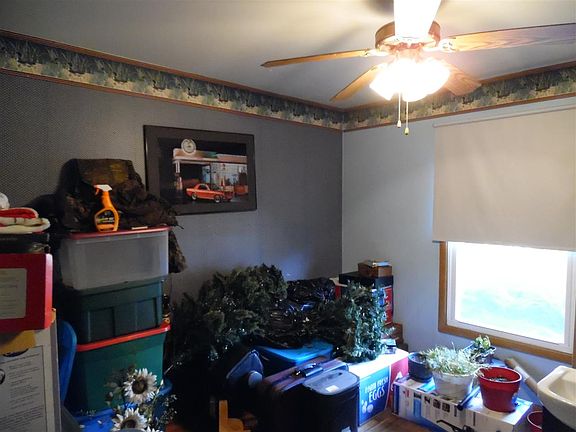 2nd image of 121 W Harris St