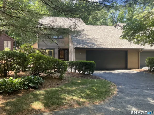 8 Ironwood Road #8, West Hartford, CT 06117