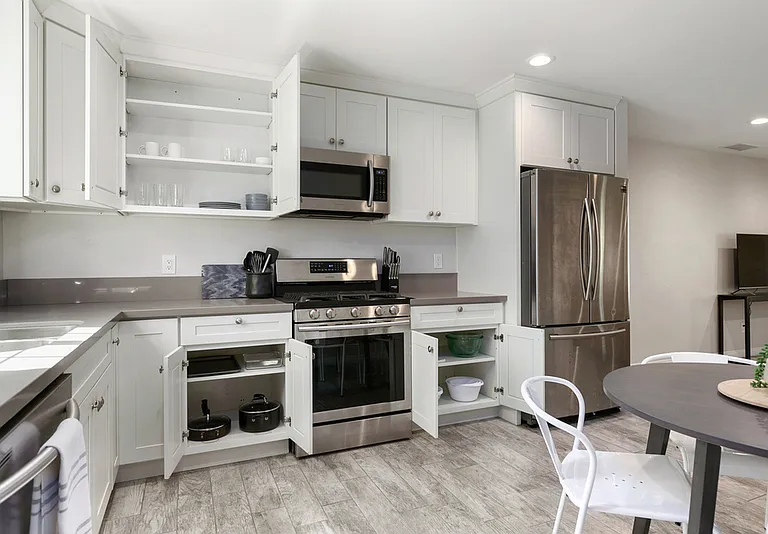 1207 Florence St — Photo 8