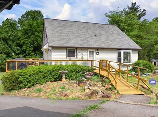 4908 Southwin Dr, Winston Salem, NC 27104