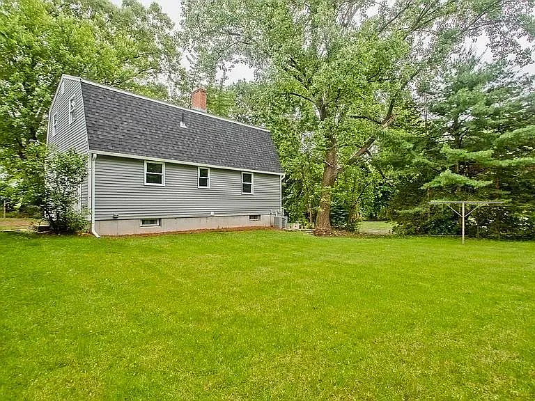 34 Mooreland St — Photo 27