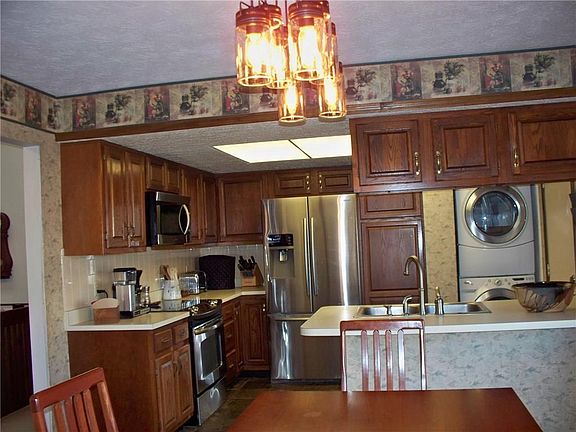 4th image of 1002 Arapaho Trl