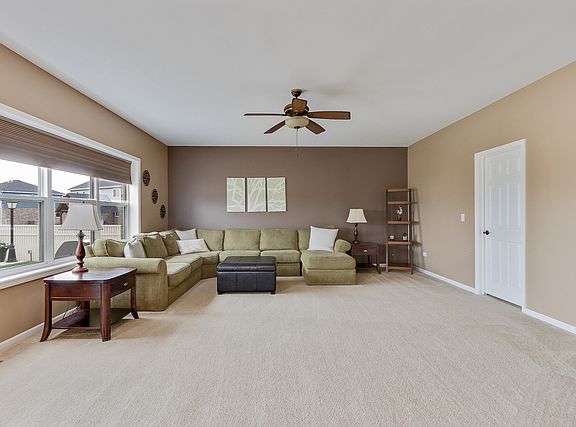 4th image of 2885 Foxwood Dr