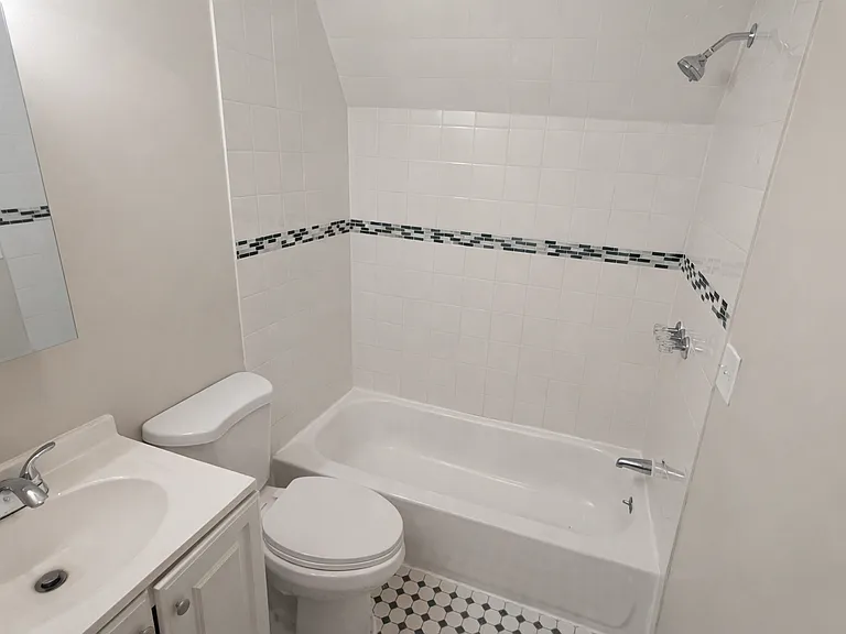 86 Stuyvesant Ave #3 — Photo 4