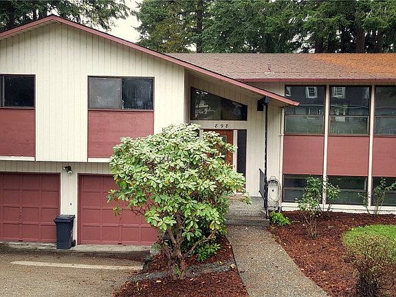 2nd image of 898 SW Castilian Dr