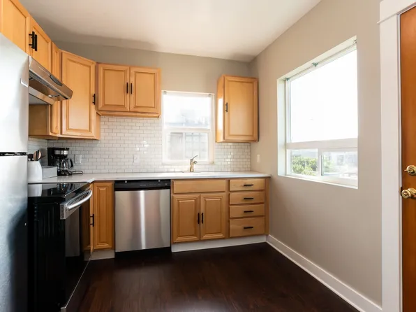 822 6th Ave N, 822 6th Ave N #C, Seattle, WA 98109