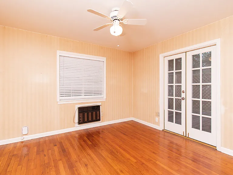 4510 Russell Dr — Photo 16