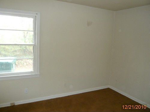 5th image of 2920 Hall Dr SE