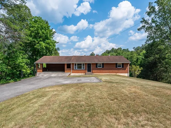 1170 White Paws Ln, Vinton, VA 24179