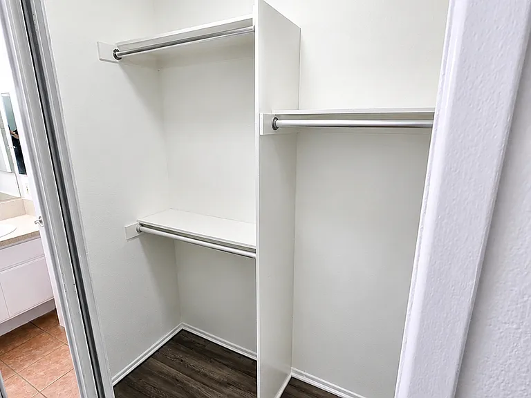 5531 Corteen Pl — Photo 33