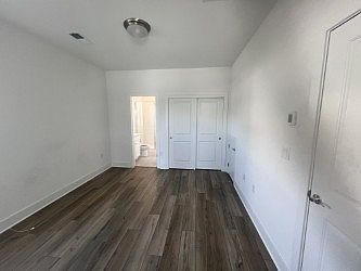 Bedroom & Bathroom