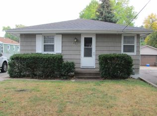 247 27th Ave SW, Cedar Rapids, IA 52404