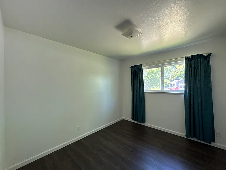 1851 Tallac St — Photo 4