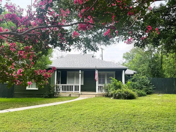 101 Charles Rd, Terrell Hills, TX 78209