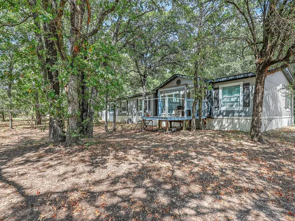 1351 Sanger Dr, Springtown, TX 76082