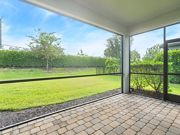 5th image of 2244 Yellowfin Cir