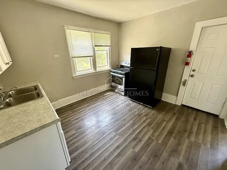 866 Beardsley St #2 — Photo 7