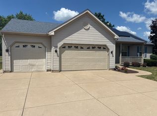 310 Fairwind Ct, Montgomery, IL 60538