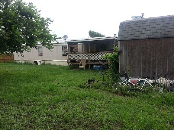 5th image of 888 Apache Dr