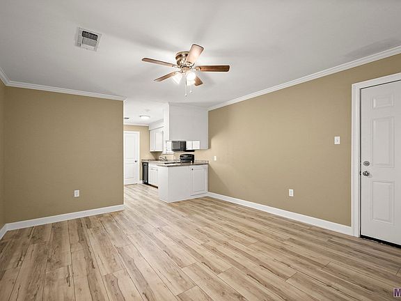 4th image of 16725 Pernecia Ave