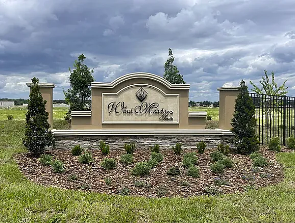 4 bed, 1828 sqft, $2,399 — Photo 2