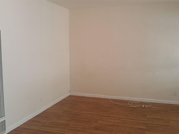 3rd image of 1122 1/2 N Vista St