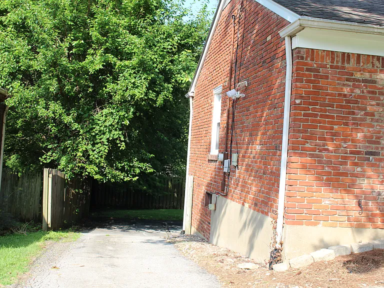 2316 Old Hickory Rd — Photo 8