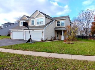 1490 S Pembroke Dr, South Elgin, IL 60177