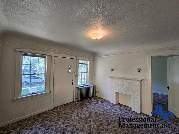 2nd image of 318 Yellowstone Ave
