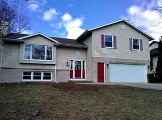 1752 Cornwall Cir, Sun Prairie, WI 53590