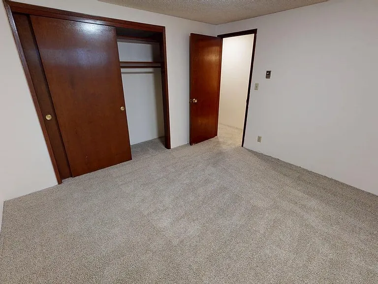 430 — Photo 15