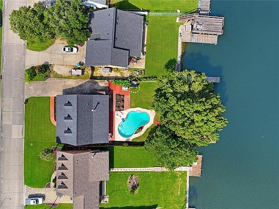 4th image of 258 Moonraker Dr