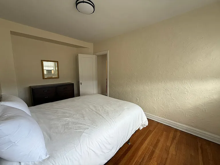New King Edward Apartments — Photo 375