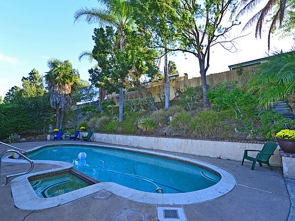 4th image of 15170 Penasquitos Dr