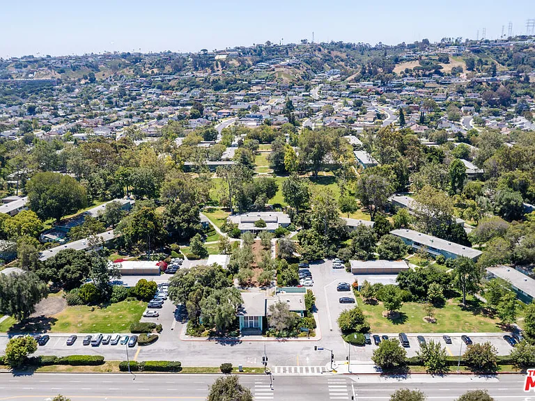 5366 Village Grn — Photo 8