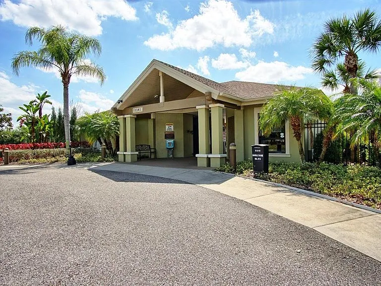 11619 Iris Spring Ct — Photo 32