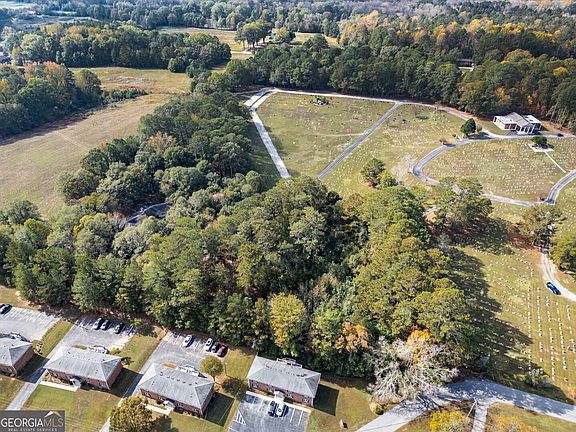 5th image of 96 Fieldcrest Dr