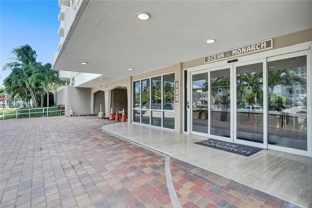 133 N POMPANO BEACH Boulevard #1103, photo 2